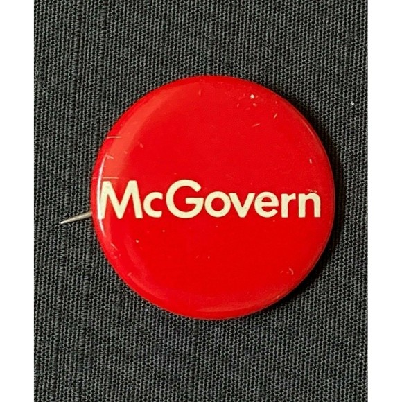 1972 McGovern Red Button Vintage #1 - Red - Picture 1 of 2